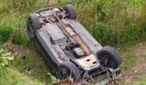 Tak Kuasai Medan, Mobil BMW Jatuh ke Jurang di Ponorogo