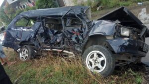 Mobil Tertabrak Kereta Api, Hingga Ringsek Beruntung Penumpang Selamat