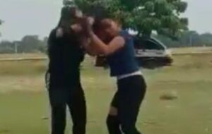 Bak Tarung MMA, Video Viral Dua Perempuan Adu Jotos di Ngawi