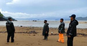 Dihantam Ombak Perahu Nelayan di Trenggalek Karam, Satu Orang Hilang