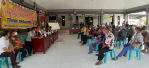 Buku Kretek Hilang, Puluhan Warga Bangun Datangi Kantor Desa