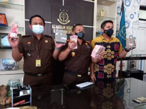 Tersangka Kasus Korupsi PNPM di Mojokerto Akhirnya Kembalikan Uang Ke Polisi
