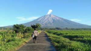 Legenda Gunung Semeru, “Paku Bumi” di Tanah Jawa yang Ditancapkan Para Dewa