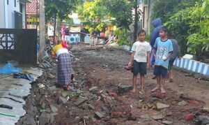 Pasca Banjir Bandang di Jember, Kondisi Jalan Rusak Parah