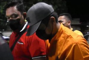 Tersangka Penendang Sesajen Semeru Dibawa Ke Mapolres Lumajang