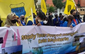 PMII Gelar Study Tour Proyek Mangkrak, Tuntut Ning Ita Laporkan Kontraktor