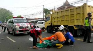 Pemotor di Mojokerto Tewas Usai Alami Kecelakaan Beruntun