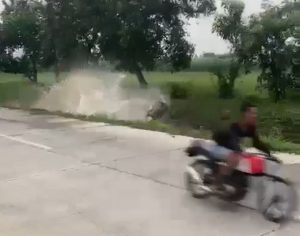 Viral Joki Balap Liar di Mojokerto Terjun ke Sungai