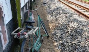 Wanita Penjual Jajan Tewas Tersambar KA di Bojonegoro