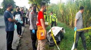 Pria di Ngawi Ditemukan Tewas Diatas Motor di Pinggir Jalan Raya