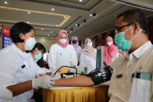 Peringati Hari Hipertensi Sedunia, Dinkes P2KB Gelar Cek Kesehatan Rutin ASN