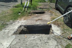 Komplotan Pencuri Grill Besi Beraksi di Jalan Kutisari Surabaya