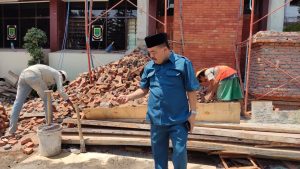 Roboh, Kualitas Proyek Renovasi Sekretariat Pemkot Rp 1,5 Miliar Amburadul