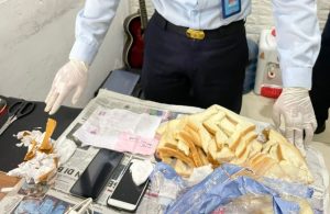 Petugas Lapas Gagalkan Paket Roti Tawar Isi Handphone Ke Lapas Kediri