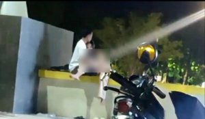 Video Sejoli Mesum di Alun-alun Trunojoyo Sampang Viral di Media Sosial