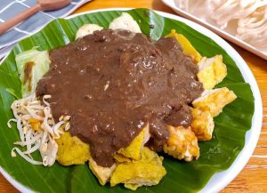 Wajib Dicoba! Empat Jenis Rujak Khas Jawa Timur yang Manis dan Segar