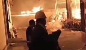 Pabrik Karton di Pandaan Pasuruan Ludes Terbakar