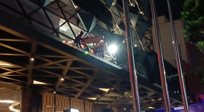 Diduga Bunuh Diri, Bapak-bapak Terjatuh dari Jendela Hotel di Surabaya