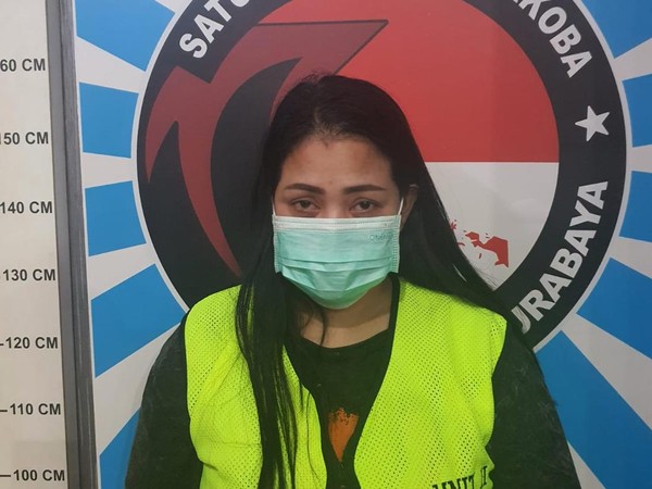 Jadi Pengedar Sabu, Perempuan Muda di Surabaya Dibekuk Polisi