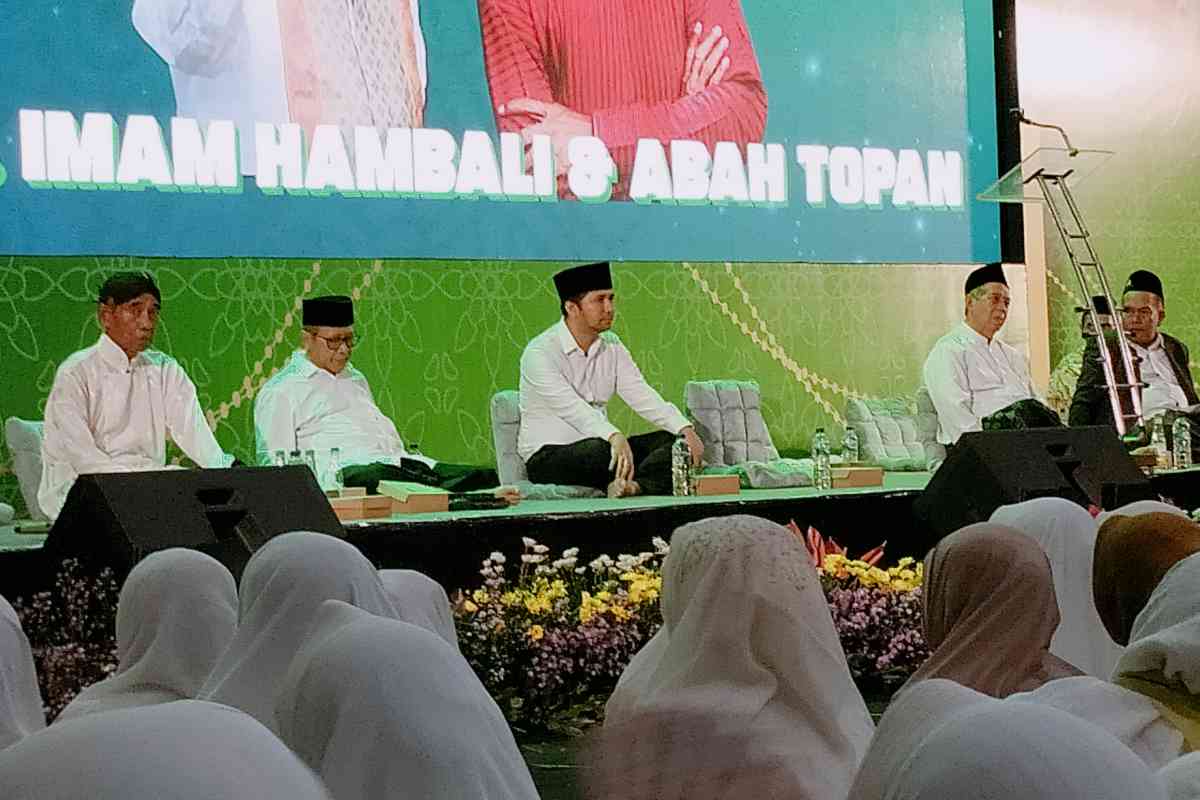 Emil Dardak dan Ribuan Warga Mojokerto Berdoa untuk Kemajuan Jawa Timur