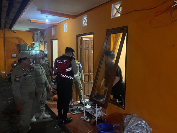 Razia Tempat Kos di Blitar, 15 Pasangan Mesum Diamankan