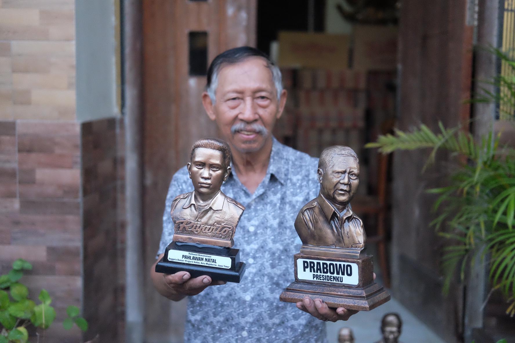 Usia 73 Tahun, Seniman di Mojokerto Ini Masih Eksis Berkarya Membuat Relief Wajah