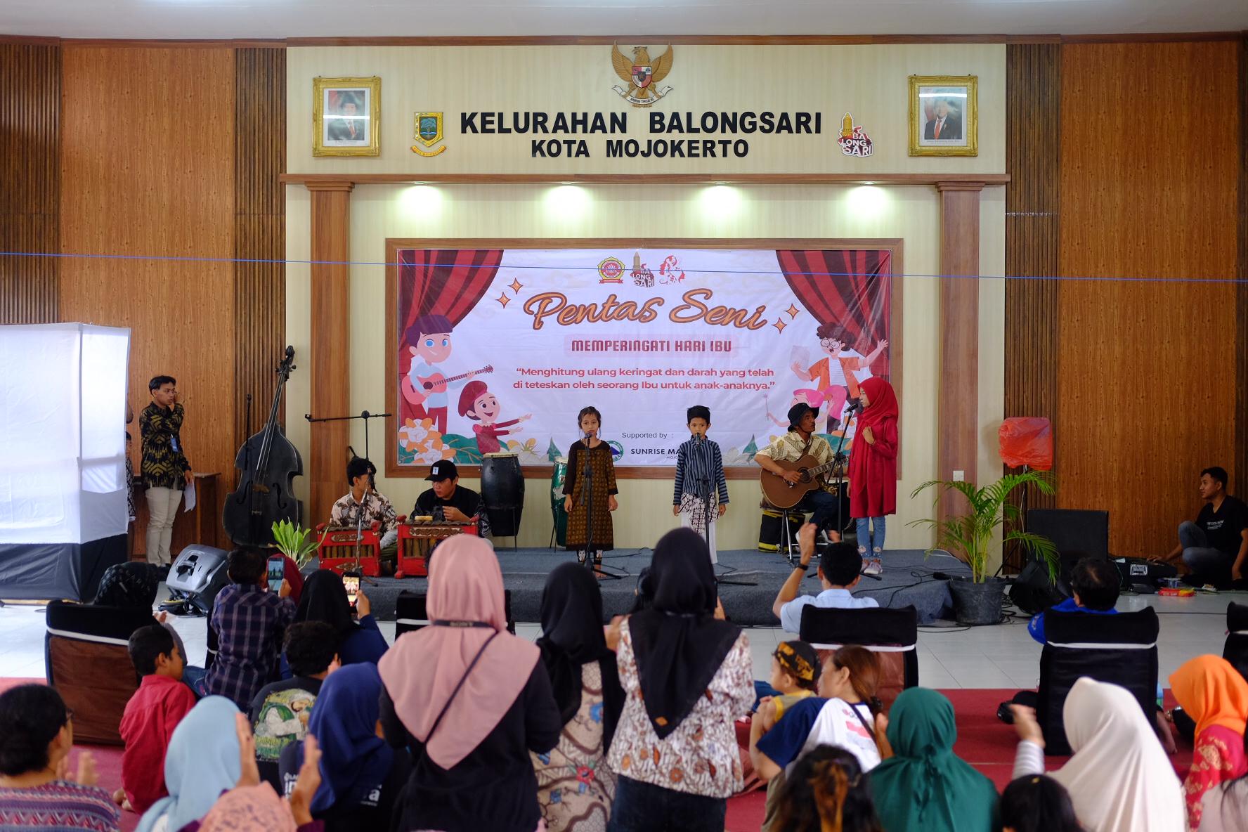 Peringati Hari Ibu, Kelurahan Balongsari, Kota Mojokerto Gelar Pentas Seni Drama