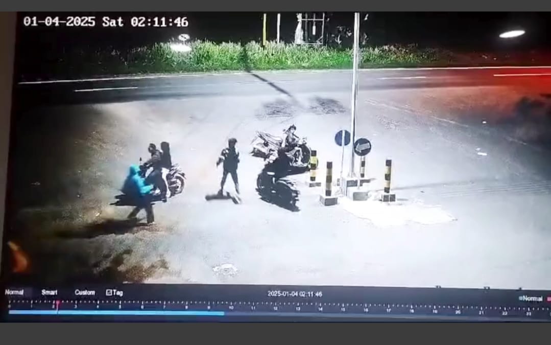 Viral! Aksi Begal Bersenjata Pedang di Depan Ajinomoto Mojokerto, Ini Faktanya