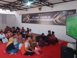 Lapas Mojokerto Adakan Nobar dan Bukber Napi dan Keluarganya