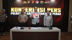 Polres Pelabuhan Tanjungperak Bongkar Jaringan Sabu, Kurir Gunakan Aplikasi Zangi Diamankan